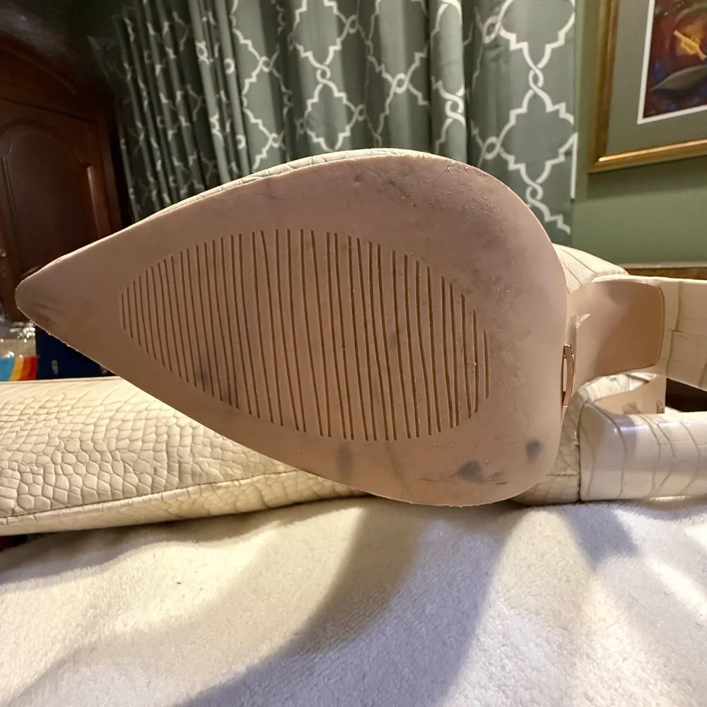 Rasana by Billini - Cream Croc Embossed Knee High Boots- Size 9 - Picture 11 of 17